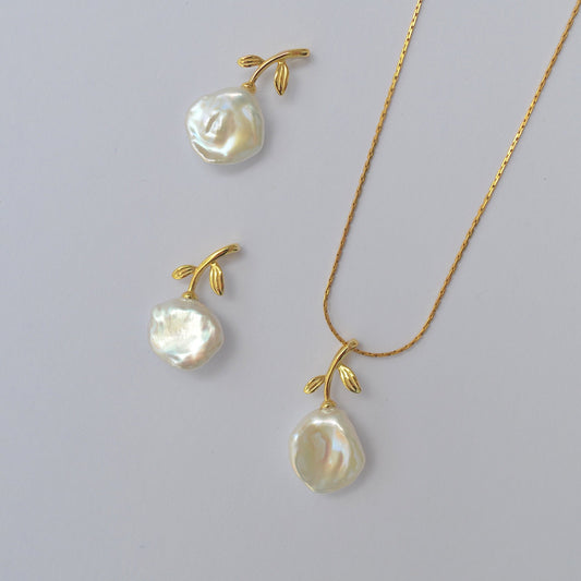 Petal Pearl Pendant