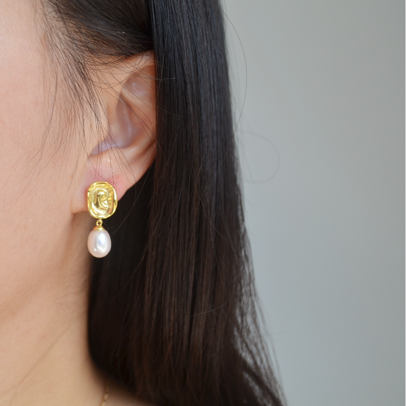 Geometry Pearl Drop earring