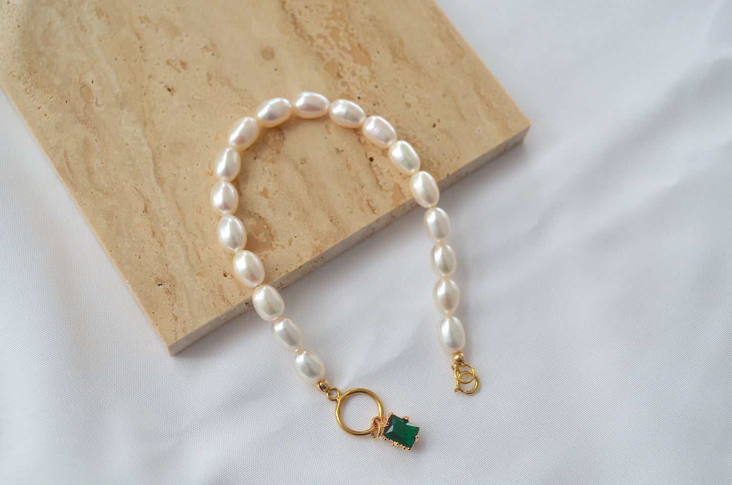 Olivia- Rice Pearl Bracelet with Zircon Emerald drop