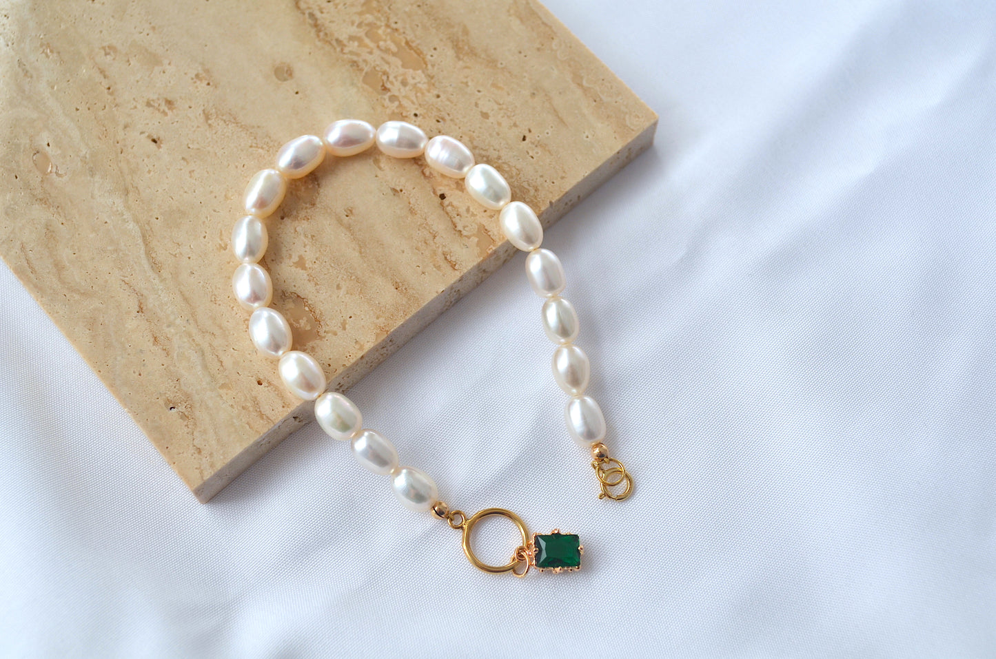 Olivia- Rice Pearl Bracelet with Zircon Emerald drop