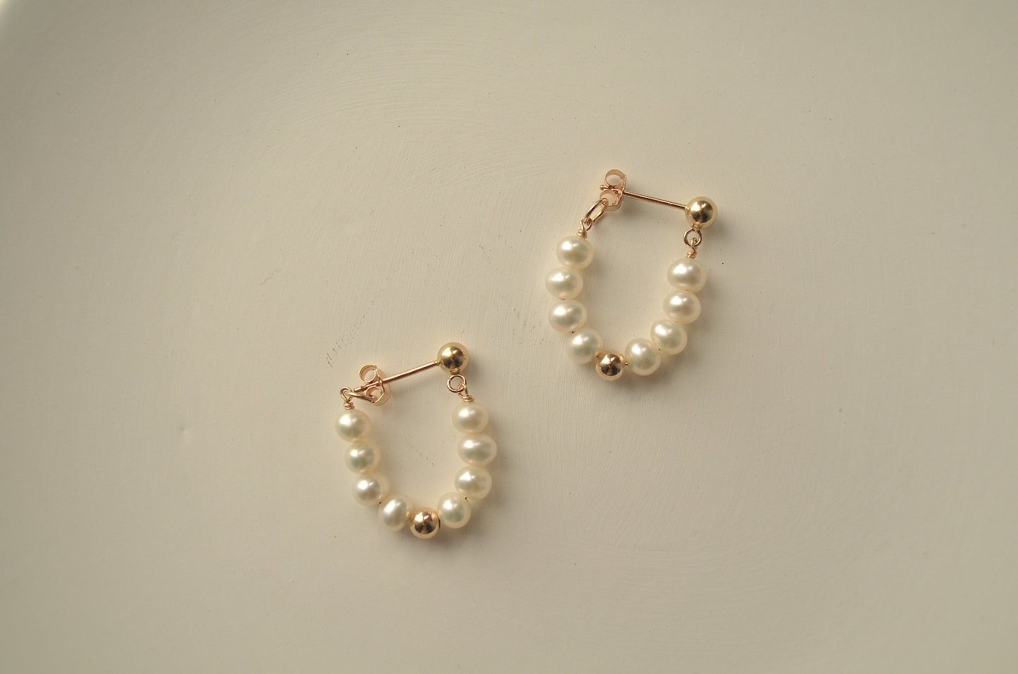 Lucie Baroque Pearl Hoops