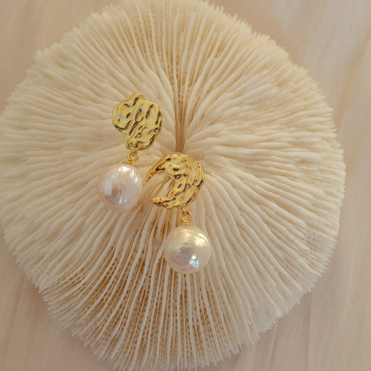 Moon and Cloud Kasumi Pearl Earrings