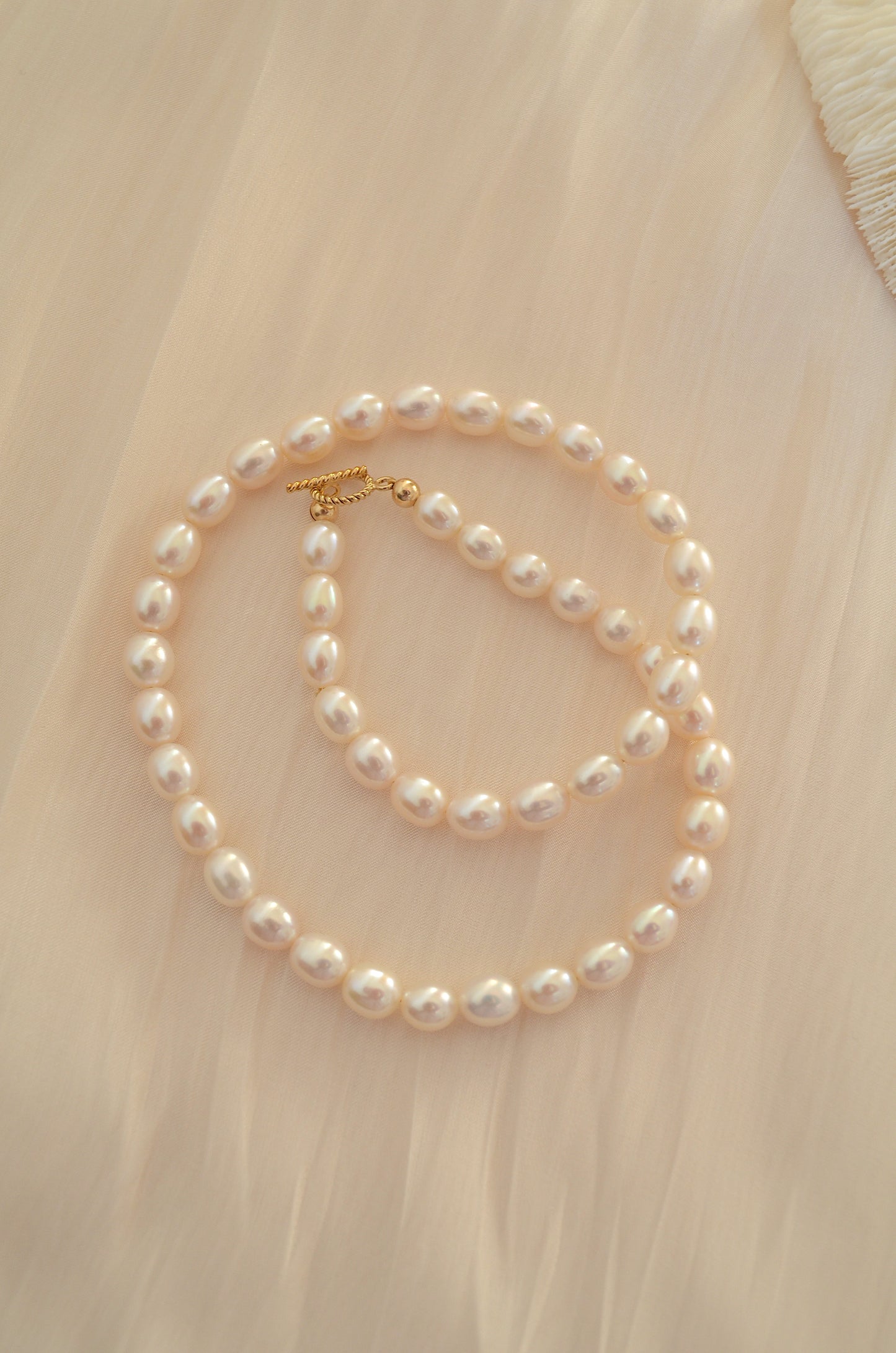 Large rice pearl chocker