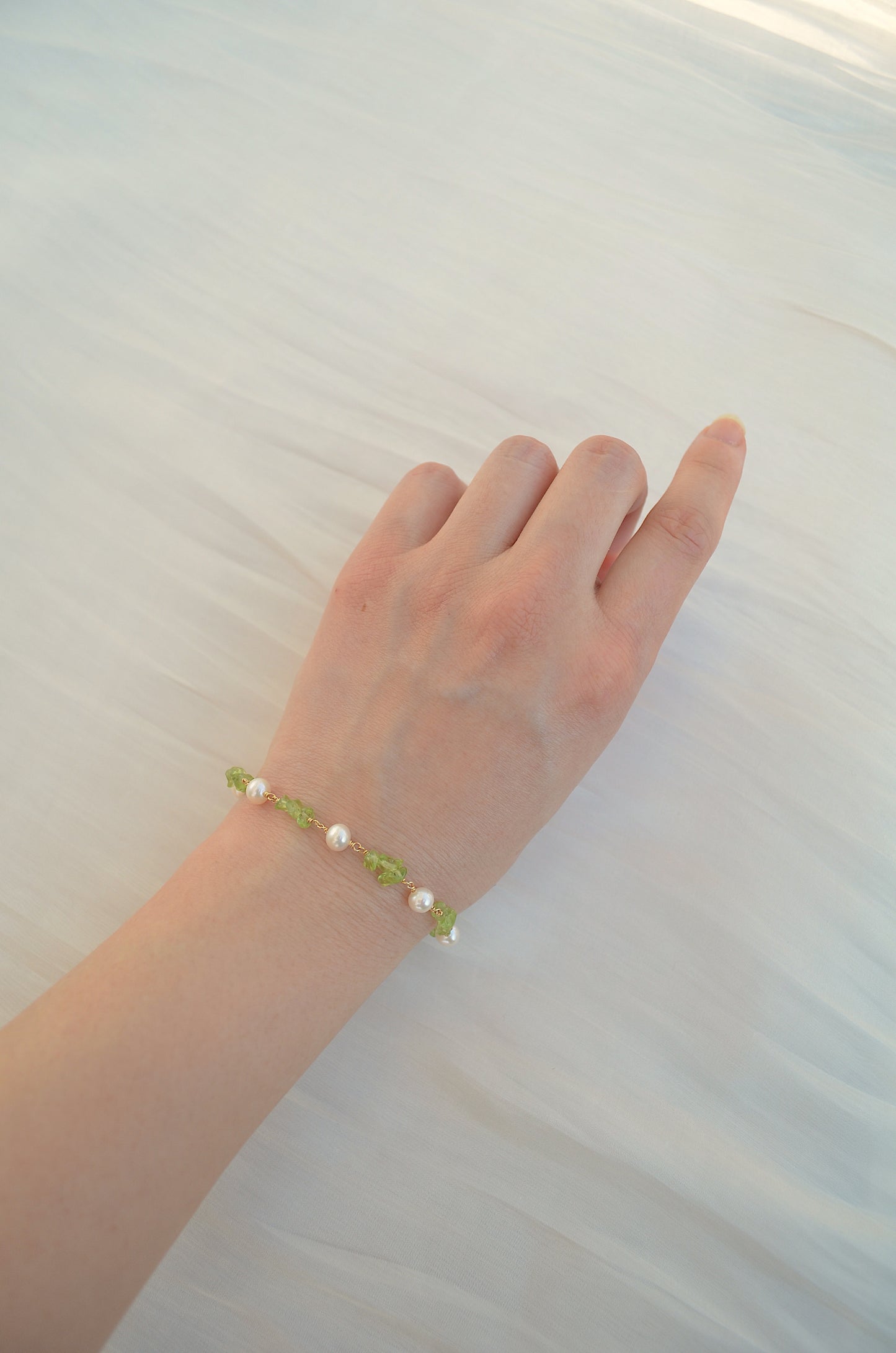 The Spring-Peridot and Pearl Beaded Bracelet