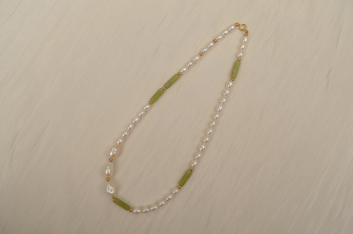 Jade-Pearl and jade chocker