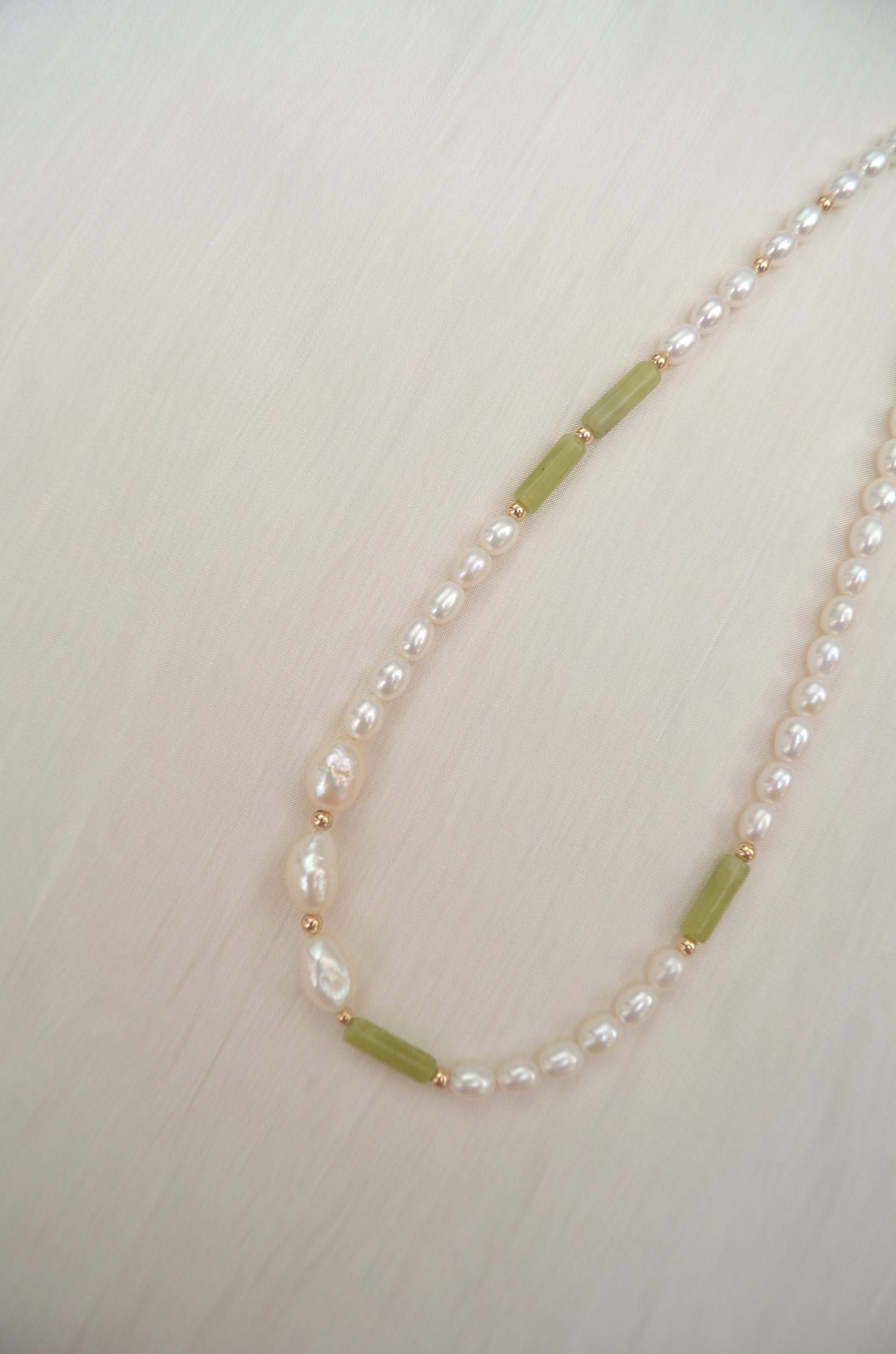 Jade-Pearl and jade chocker