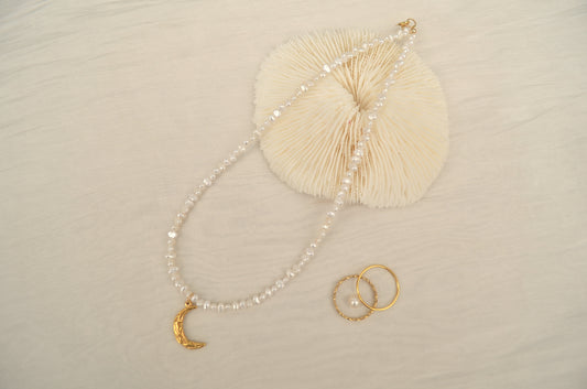 Luna Pearl Necklace