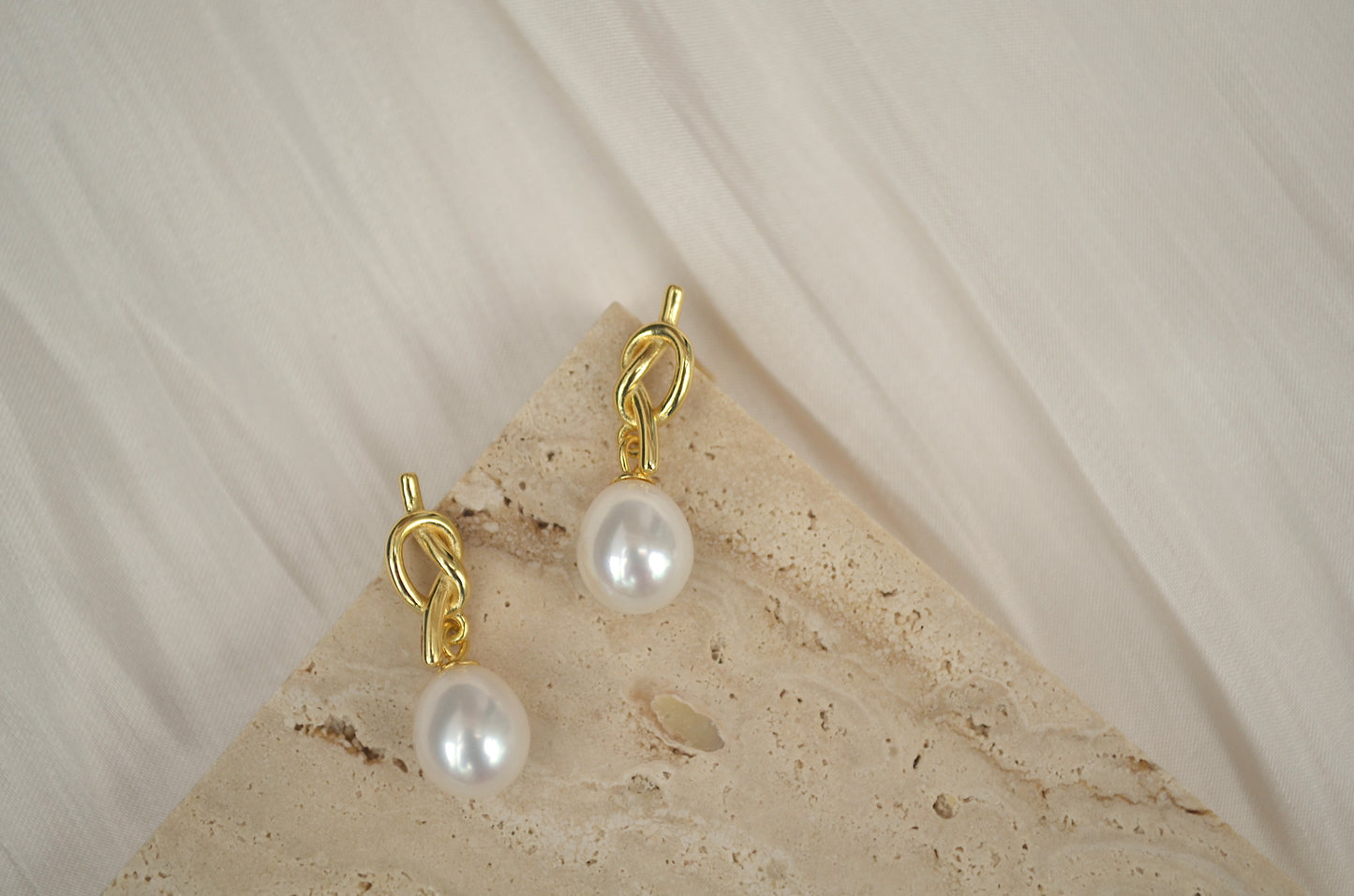 Knot Pearl Earrings