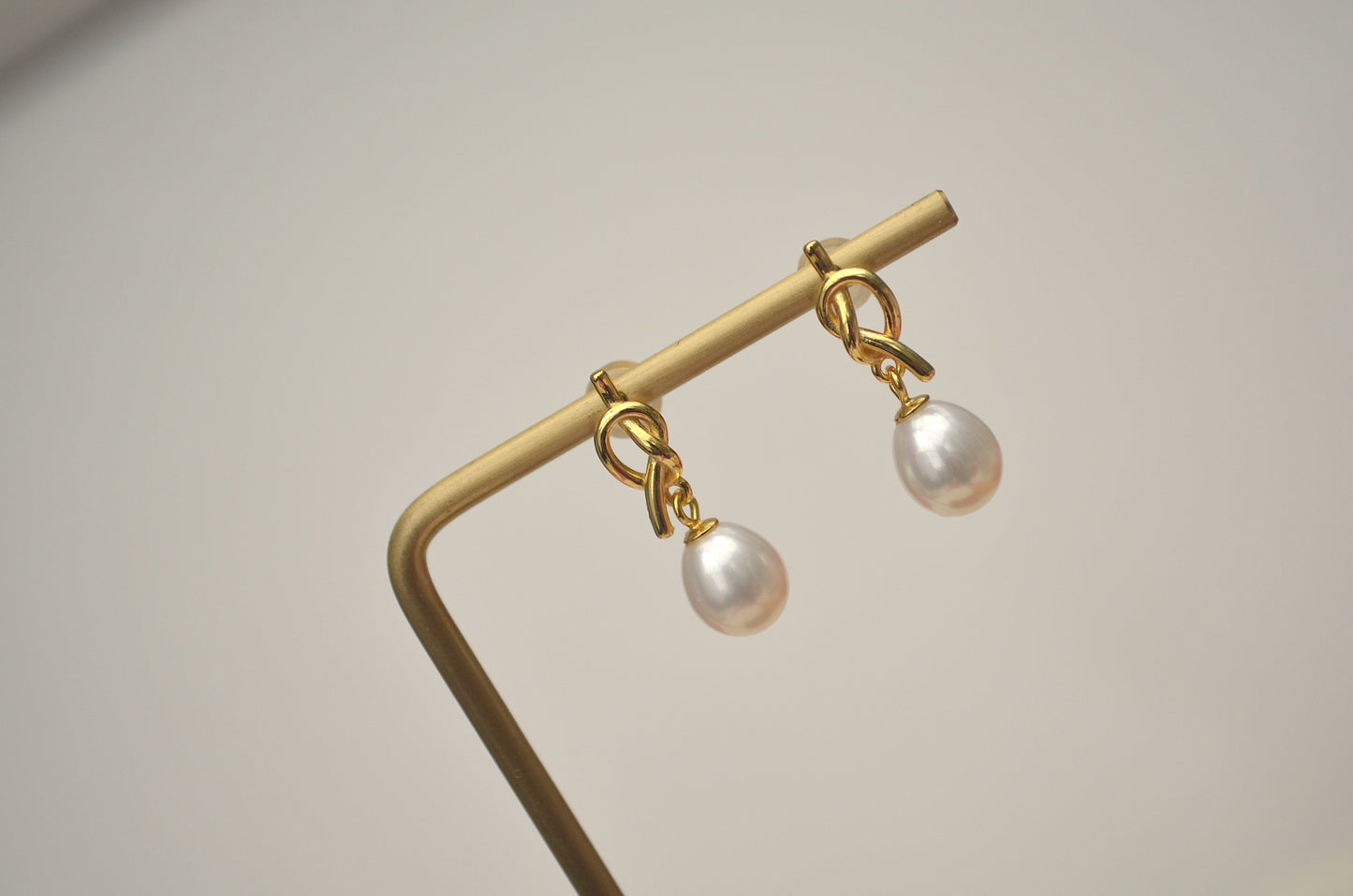 Knot Pearl Earrings